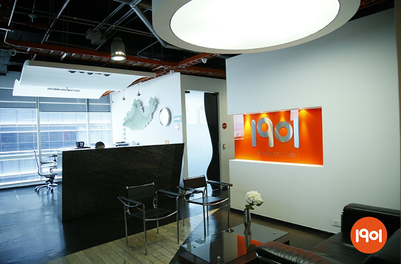 Diescinueve Cero Uno